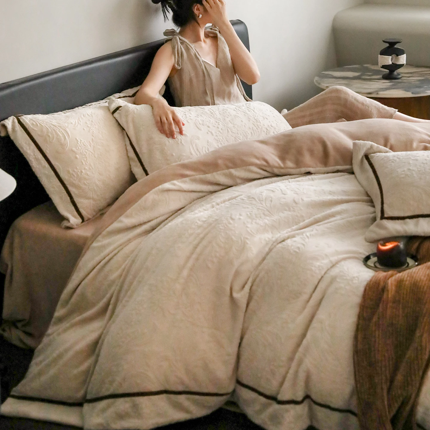  Thiened Milk Velvet Bedding Set Emed Floral Design Warmth Guaranteed for Autumn And Winter Single Color Bedding