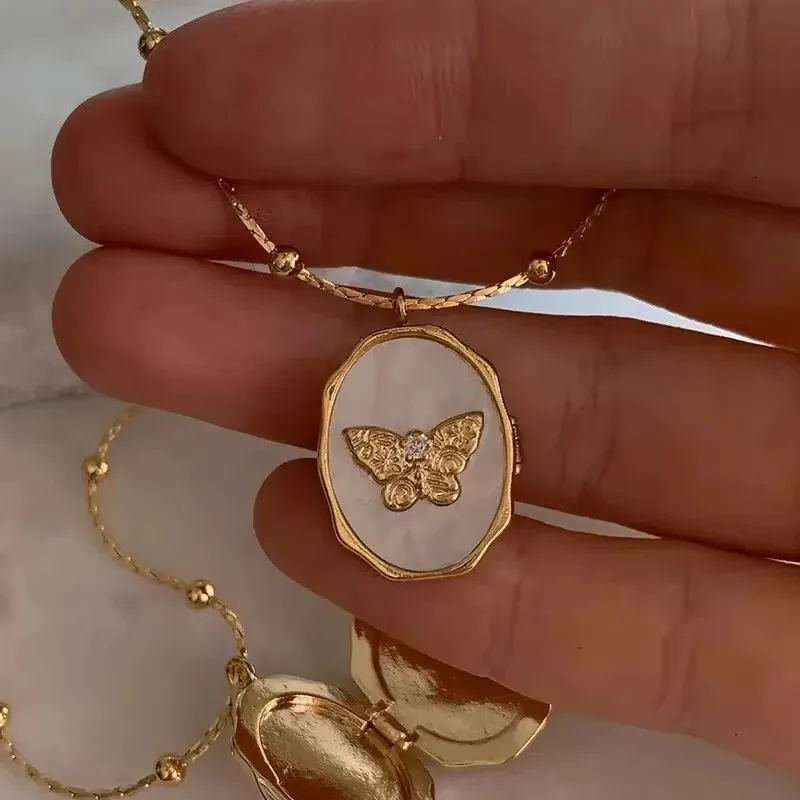 Exquisite Aesthetic White Shell Butterfly Frame Openable Locket Photo Album Necklace 18K Gold Plated Zircon Choker Jewelry Gifts