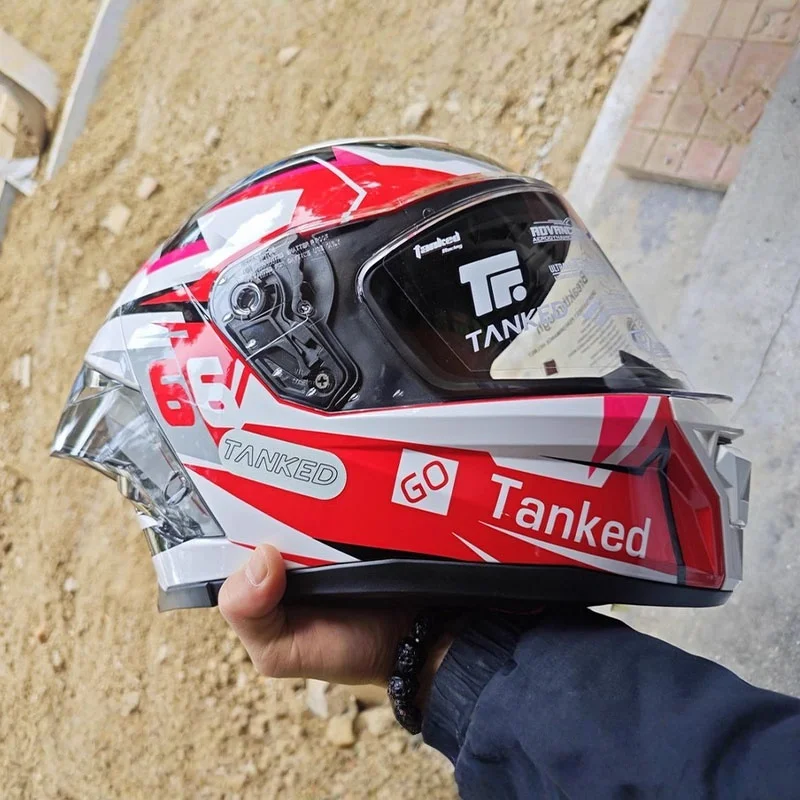 

DOT Unisex Motorcycle Helmet Full Helmet Safety Helm Helmet Outdoor Riding Casco Moto Capacetes Helmets four seasons Universal