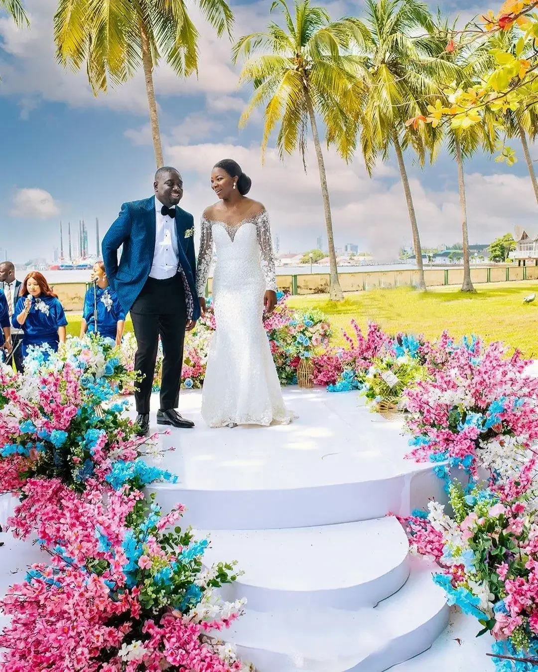 تخصيص سباركلي مغرفة اللؤلؤ الثقيل فستان الزفاف انفصال تنورة رداء دي ماري حديقة الوهم طويلة الأكمام فستان زفاف