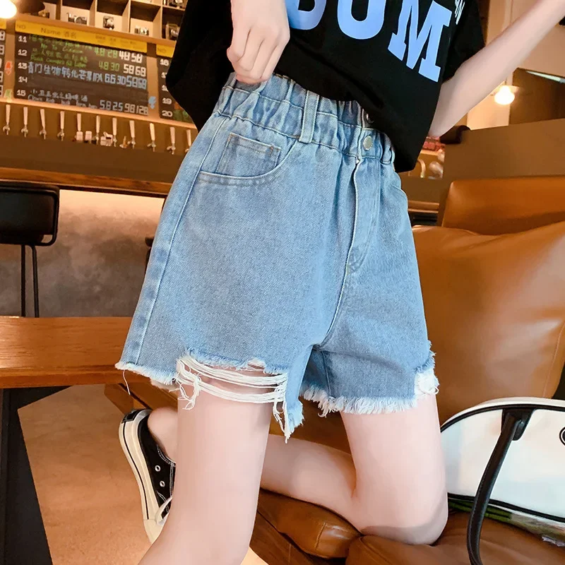 novidade-shorts-jeans-femininos-de-verao-2025-para-adolescentes-criancas-de-5-a-14-anos-com-cintura-elastica-e-design-moderno-com-furos