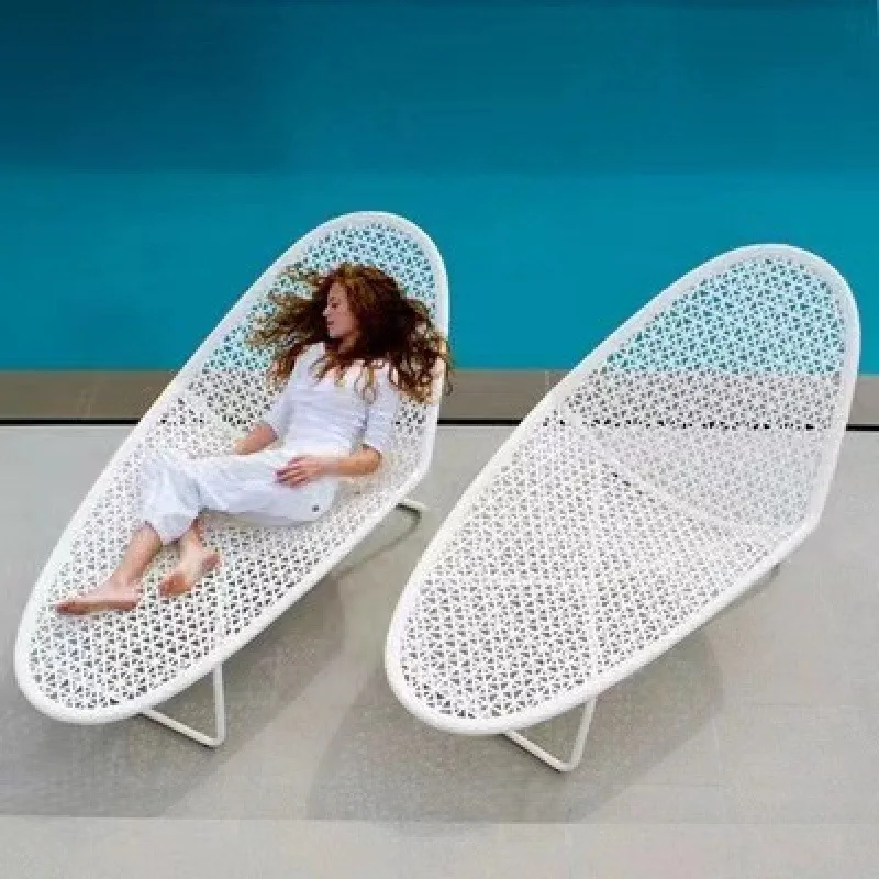 

Outdoor beach swimming pool, bed lying outdoor villa terrace leisure lounge chair, balcony rattan lazy sofa table combination