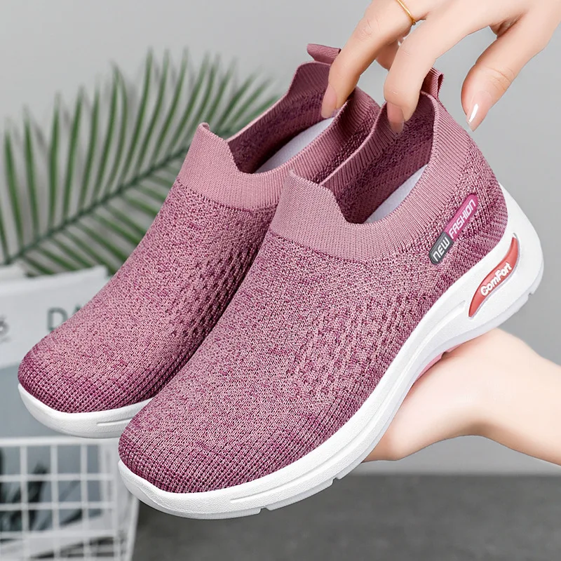 New Women's Lightweight Shoes Mesh Breathable Sneakers Slip on Flat Platform Casual Shoes Ladies Anti-slip Walking Shoes