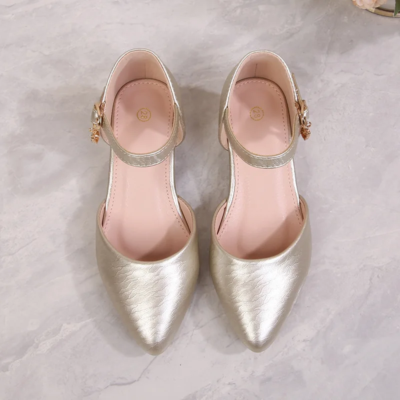 2025年夏新作 子供用レザーシューズ ファッション ポインテッドトゥ 女の子 ハイヒール 滑り止め キッズ パフォーマンスシューズ