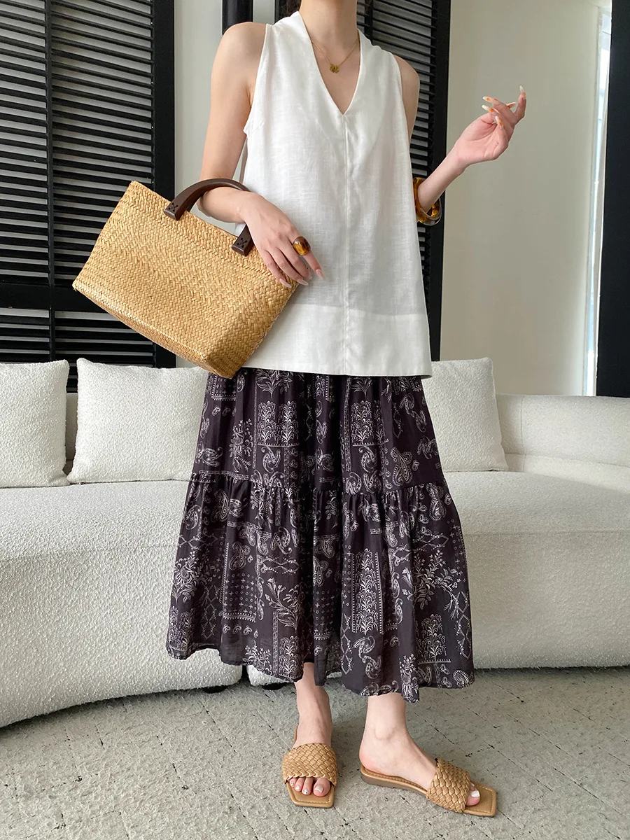 Sommerliche Damen-Weste in unifarbenem Design mit V-Ausschnitt und lockerem Schnitt ohne Ärmel. – Detail 26