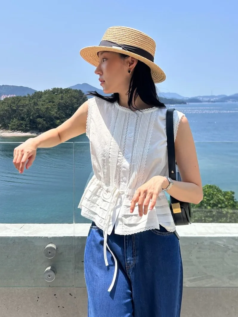 Korean Style Lace Sleeveless Shirt Women's round Neck Single Button Cord Waist Drawstring Holiday Wind Blouse Casual Wear