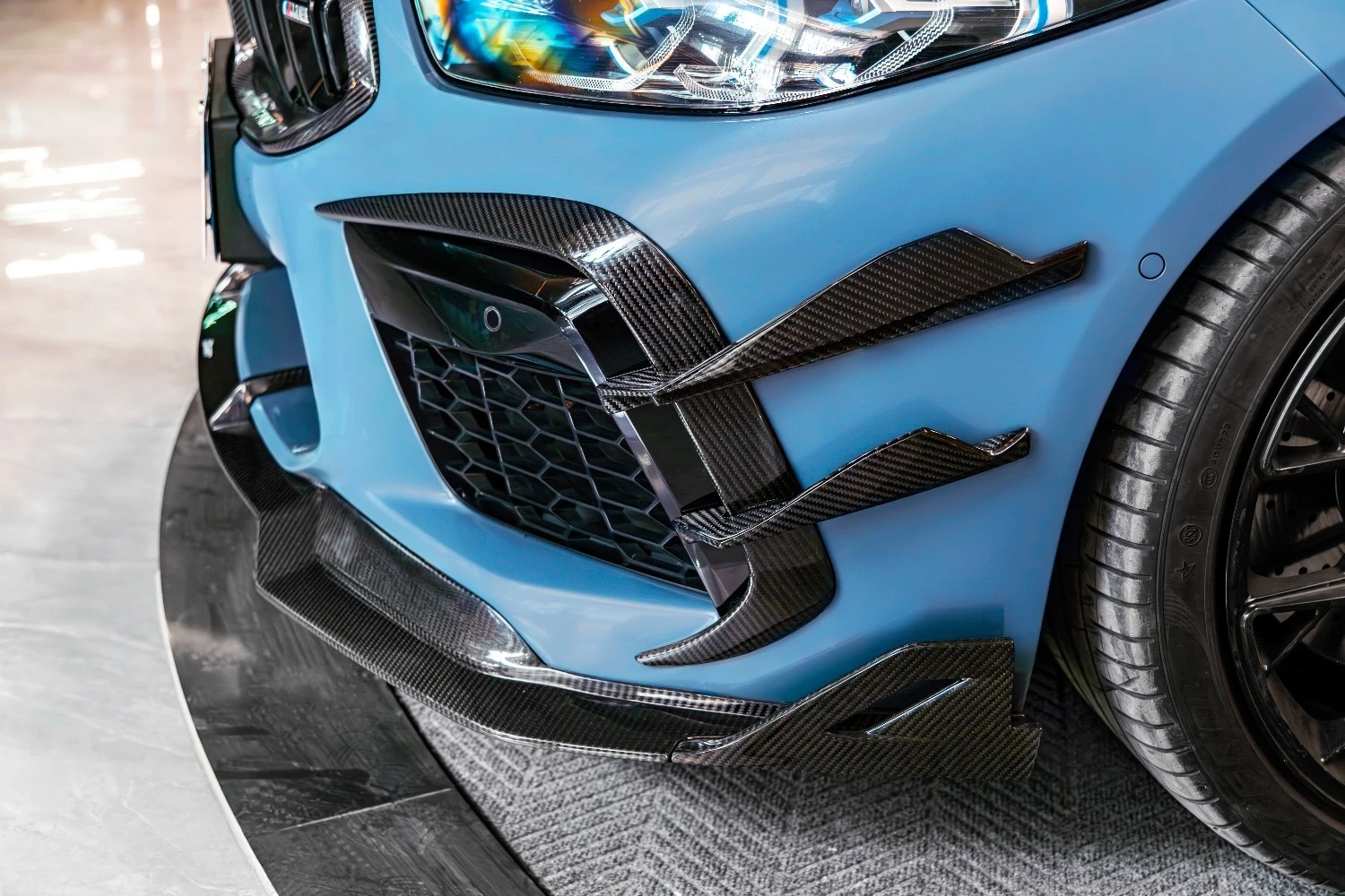 Installed CMST Dry Carbon Fiber Front Bumper Air Vents 6-Piece Kit for M8 F91/F92/F93 (2018-2022)  Tuyere