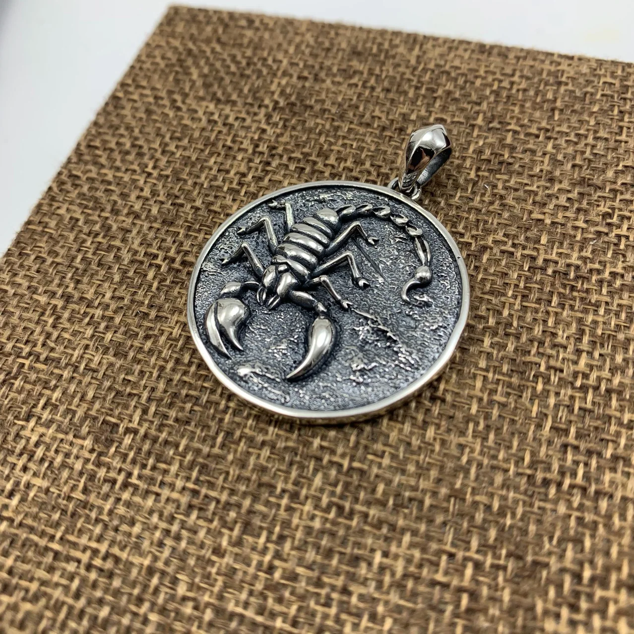 S925 Sterling Silver Scorpion antique coin tag pendant punk fashion Thai silver vintage scorpion necklace pendant