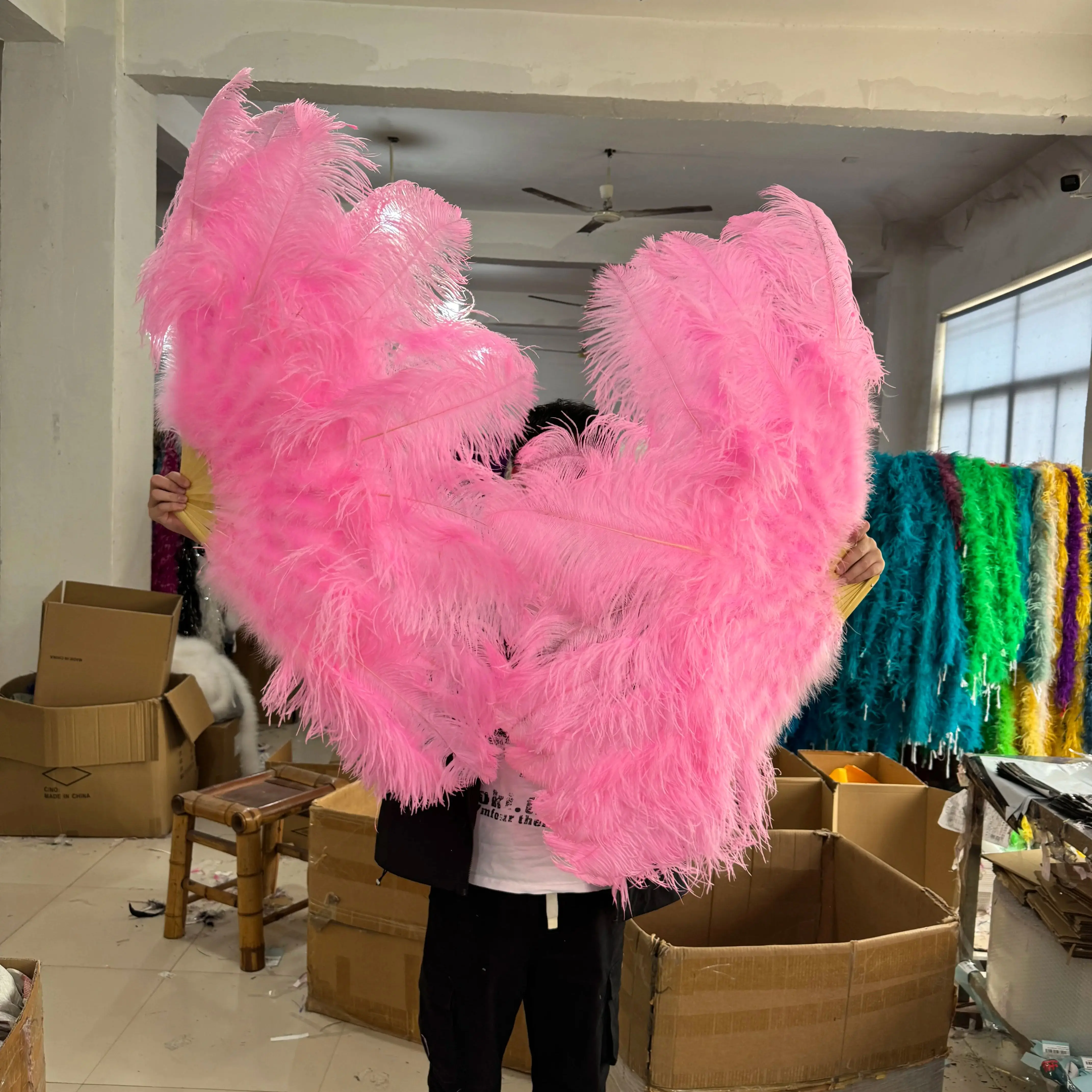 

Fashion Elegant Colored Ostrich Marabou Feathers Fan 60CM for Dancer Carnival Stage Wedding Decoration Accessory Craft Plumes