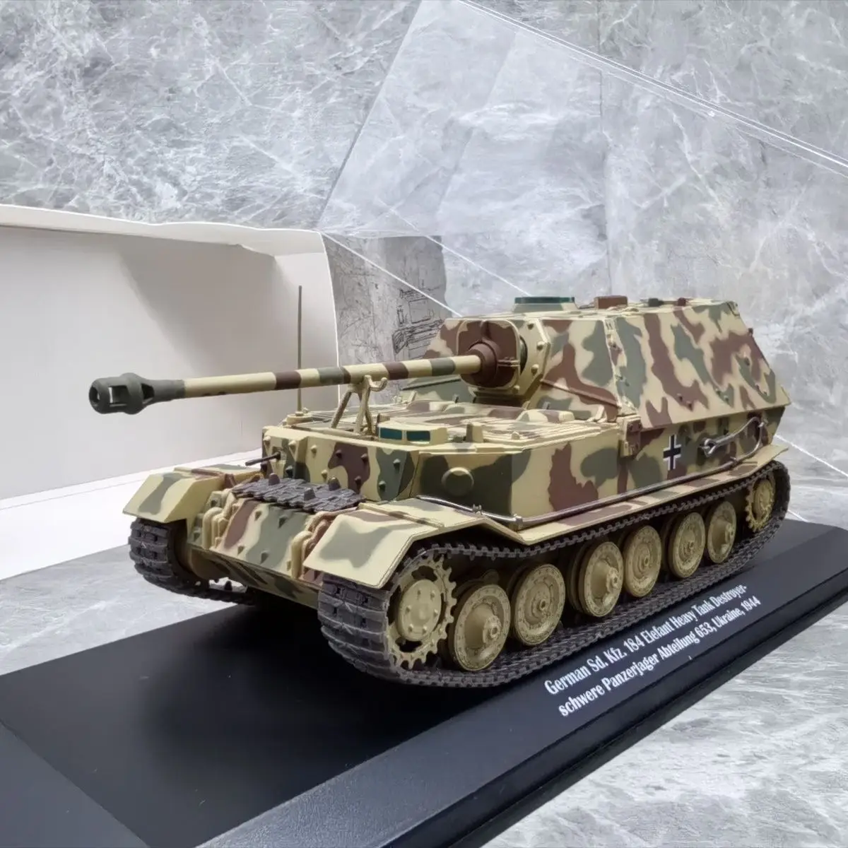 

Модель тяжелого немецкого танка Elephant 1944 года (1/43, корпус из сплава + пластик) - сувенир/украшение