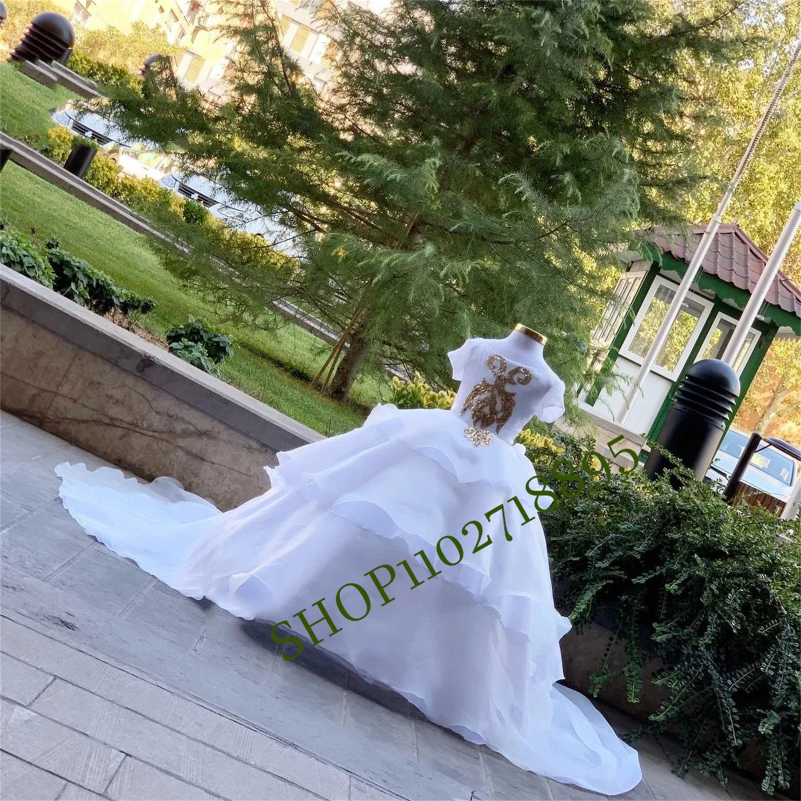 Vestidos de baile de princesa de lujo para niños pequeños, vestidos de niña de flores, vestidos de Appqulies dorados, vestido Maxi de manga larga, tren de la catedral de satén