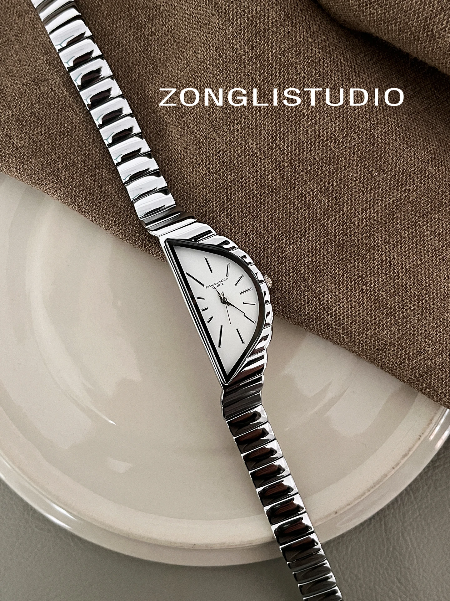

New Luxurious And Exquisite Women'S Watch; Versatile And Stylish Design; Elegant Women'S Watch; Perfect As A Gift For Women.