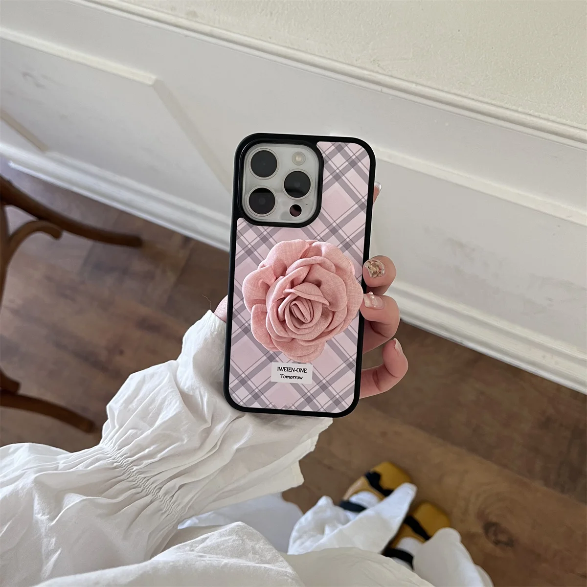 

Cute new diamond plaid pink rose holder Phone Case For iPhone 16 15 14 13 Pro Max fundas iphone 15 case Protective cover