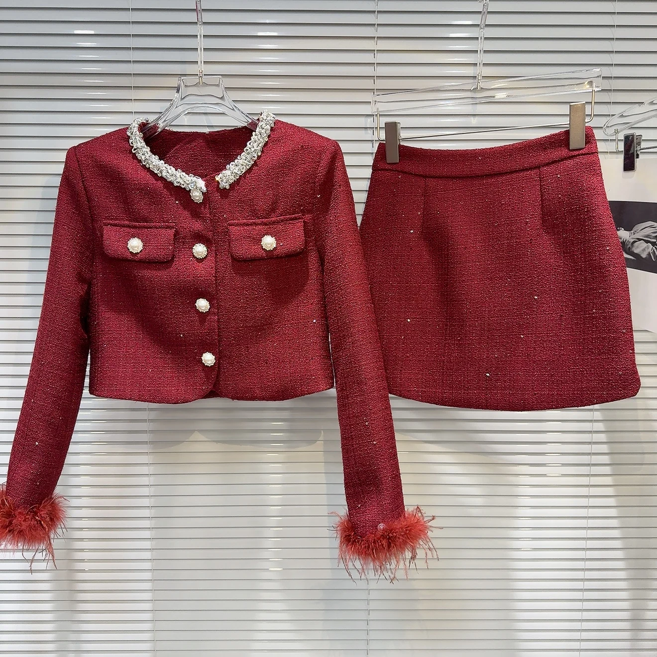 

Winter 2025 Pearl Embellied Cotton Jaet And High Waist Skirt Set Luxury Faion Ladies Ensemble ort Coat