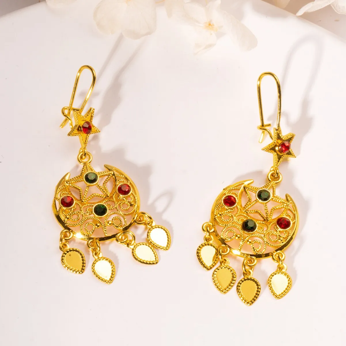 9999 gold Middle East Dubai Bohemian long-style drop-stitch earrings for global travel, scenic spots in Xinjiang,