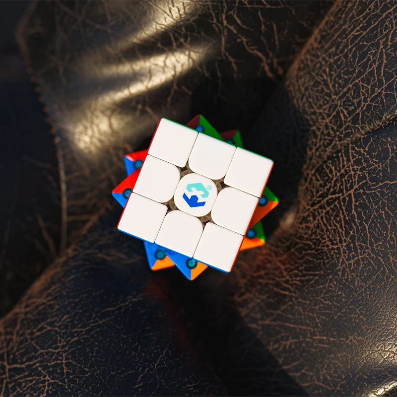

Классическая головоломка 3x3, скоростная кубическая развивающая игрушка, куб для соревнований, магнитный скоростной куб, тройной профессиональный 360° ° Гладкое вращение
