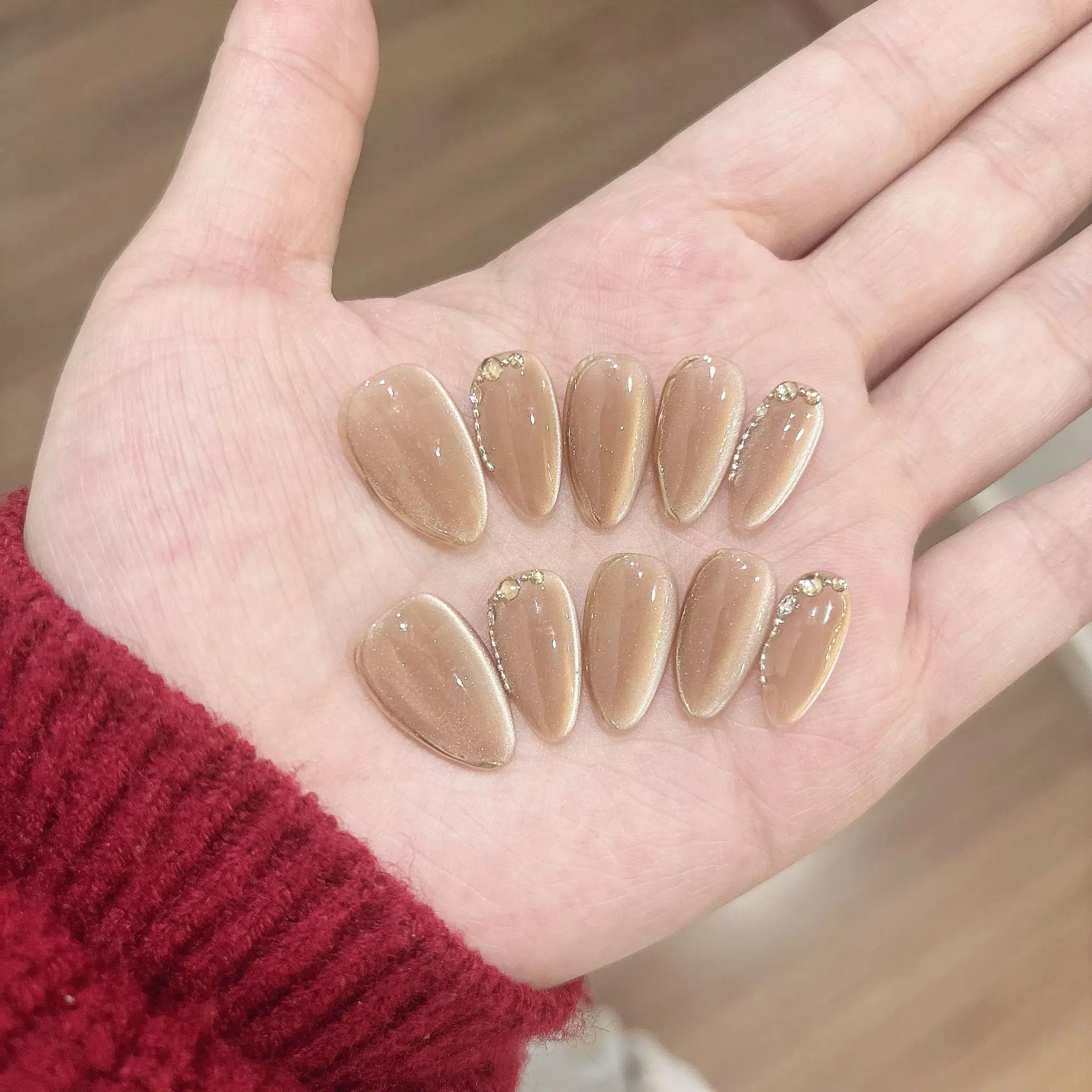 

10pcsHandmade Short Almond Press on Nails Maillard Color Shiny Cat Eyes Rhinestone Design False Nails Wearable Nail Art Tip Girl