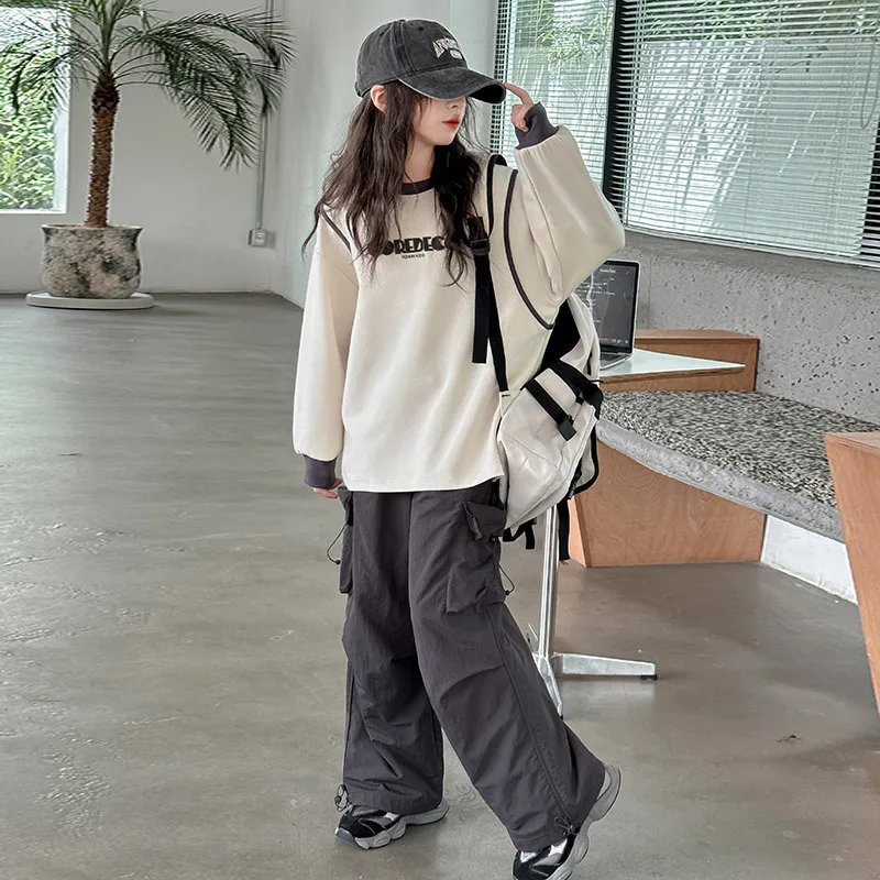 

2025 Children Girl 2PCS Set Spring Autumn School Girl Spliced Sleeve Letter Embroidered Tops+Cargo Pants Kids Girls Tracksuit