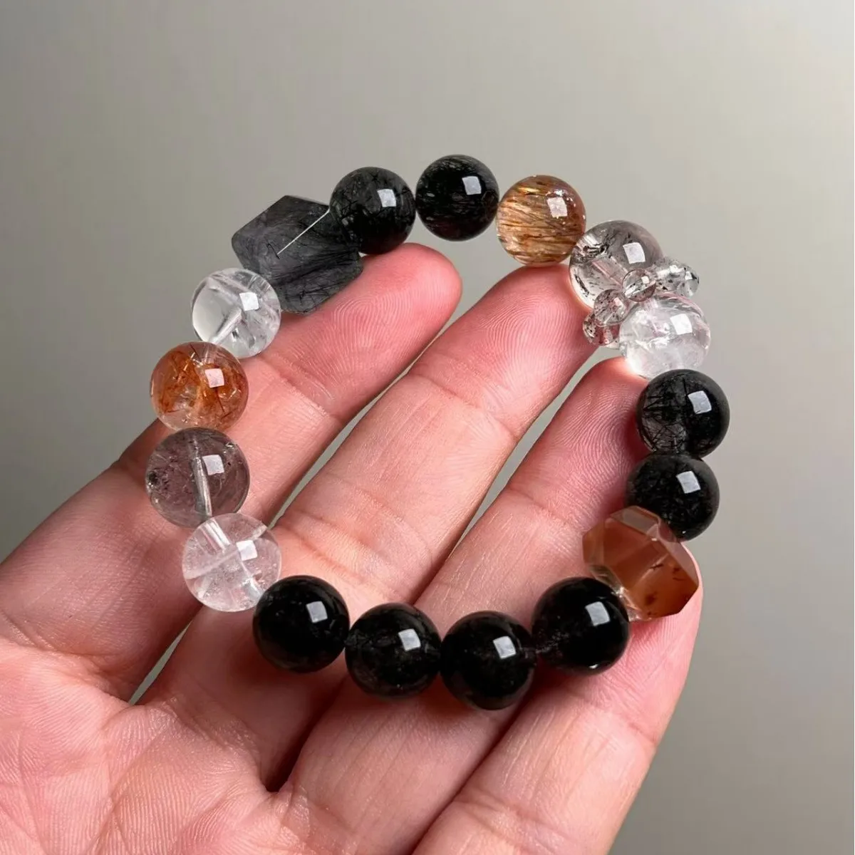 

Natural Crystal Bracelet, Black Hair Crystal Ghost Glue Flower Bracelet, Exquisite Fashion Men's and Women's Jewelry, Gifts.