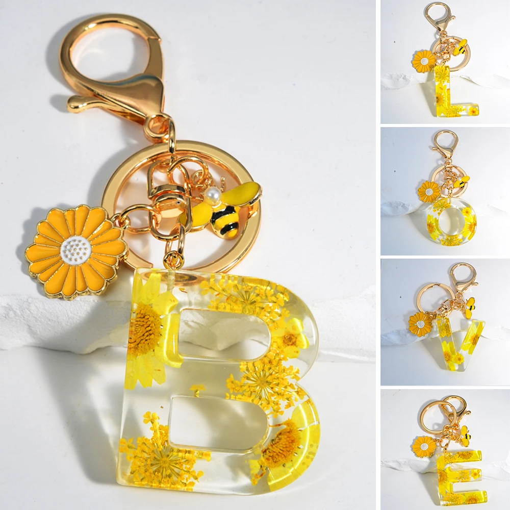 Cute 26 Initial A to Z Honeybee Keychain Dry Flower Resin Sunflower Pendant Keyring for Women Car Key Holder Handbag Accessories