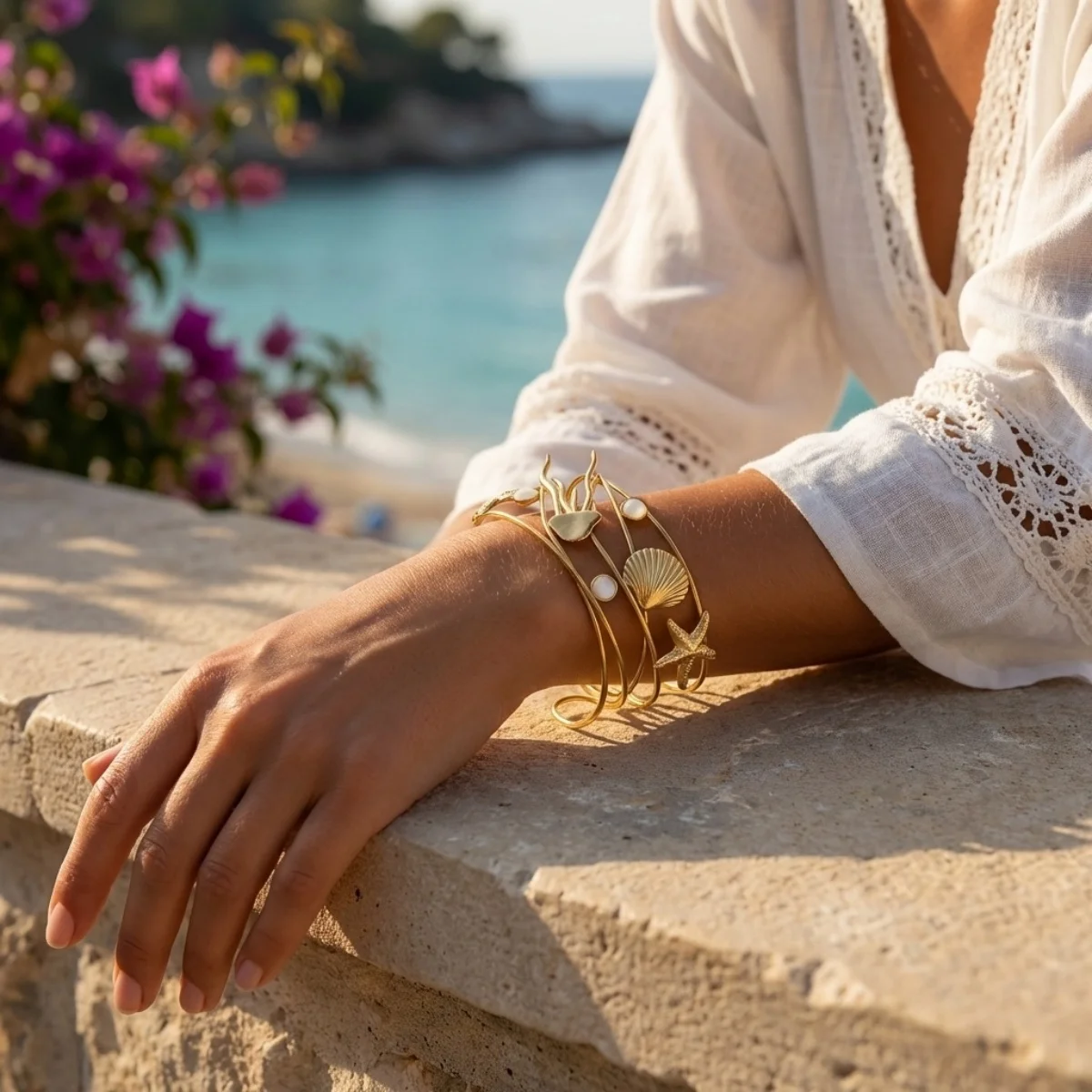 Mehrliniger Armreif aus Edelstahl mit Seestern-, Muschel-, Quallen-, Seepferdchen-, Sonnen- und Schildkrötenmotiven für Damen und Herren, Sommer-Schmuck. – Detail 10