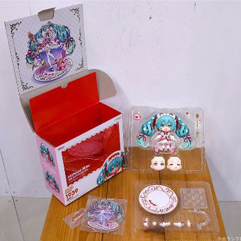 

【100%original】GOOD SMILE COMPANY Vocaloid - Hatsune Miku - Nendoroid (#1939) - 15th Anniversary Ver. Garage Kit Gifts Toys Model