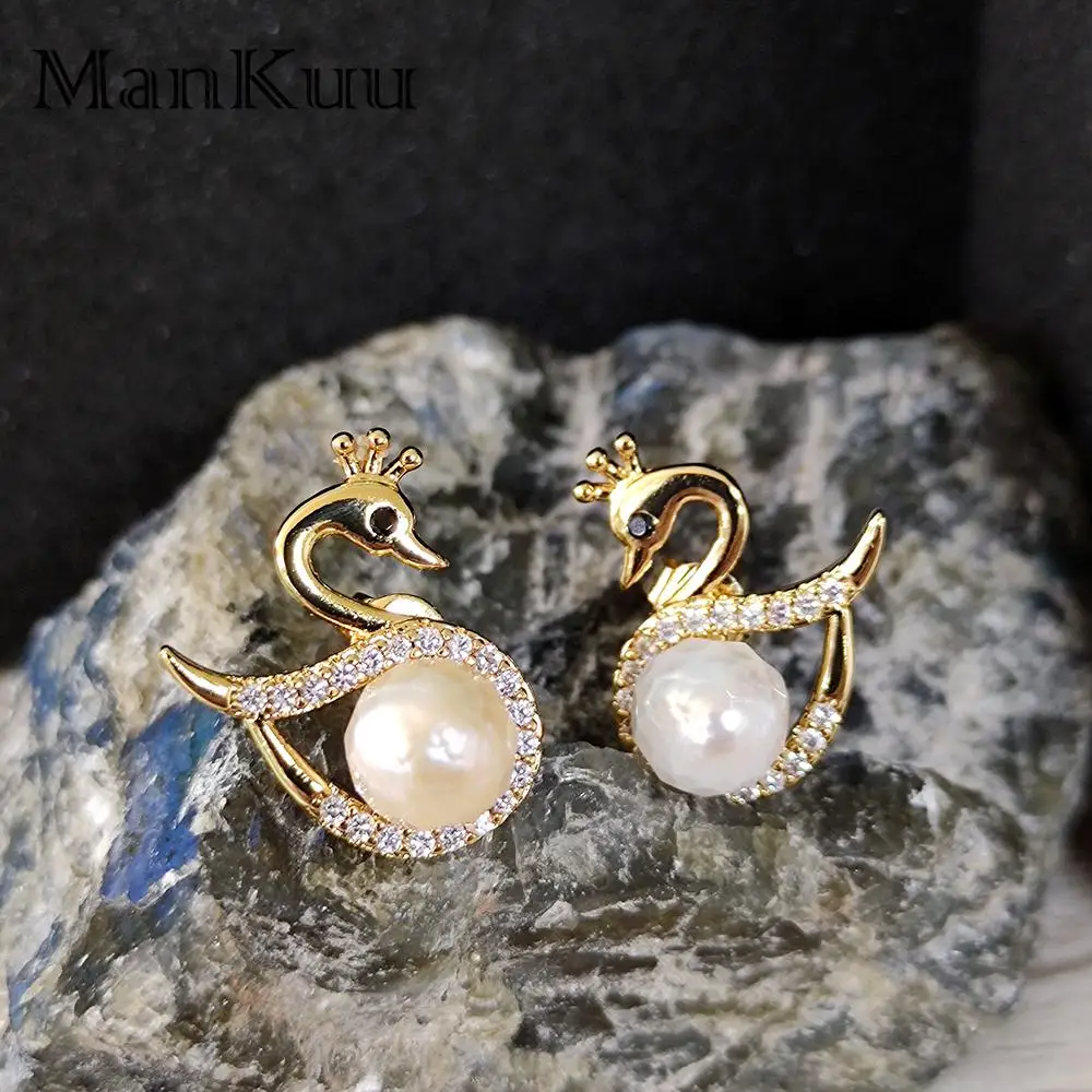 

Mankuu Fashion Jewelry Handmade Faceted Natural Pearl Real Gold Plated Micro-Inlaid Copper Baroque Swan Stud Earrings