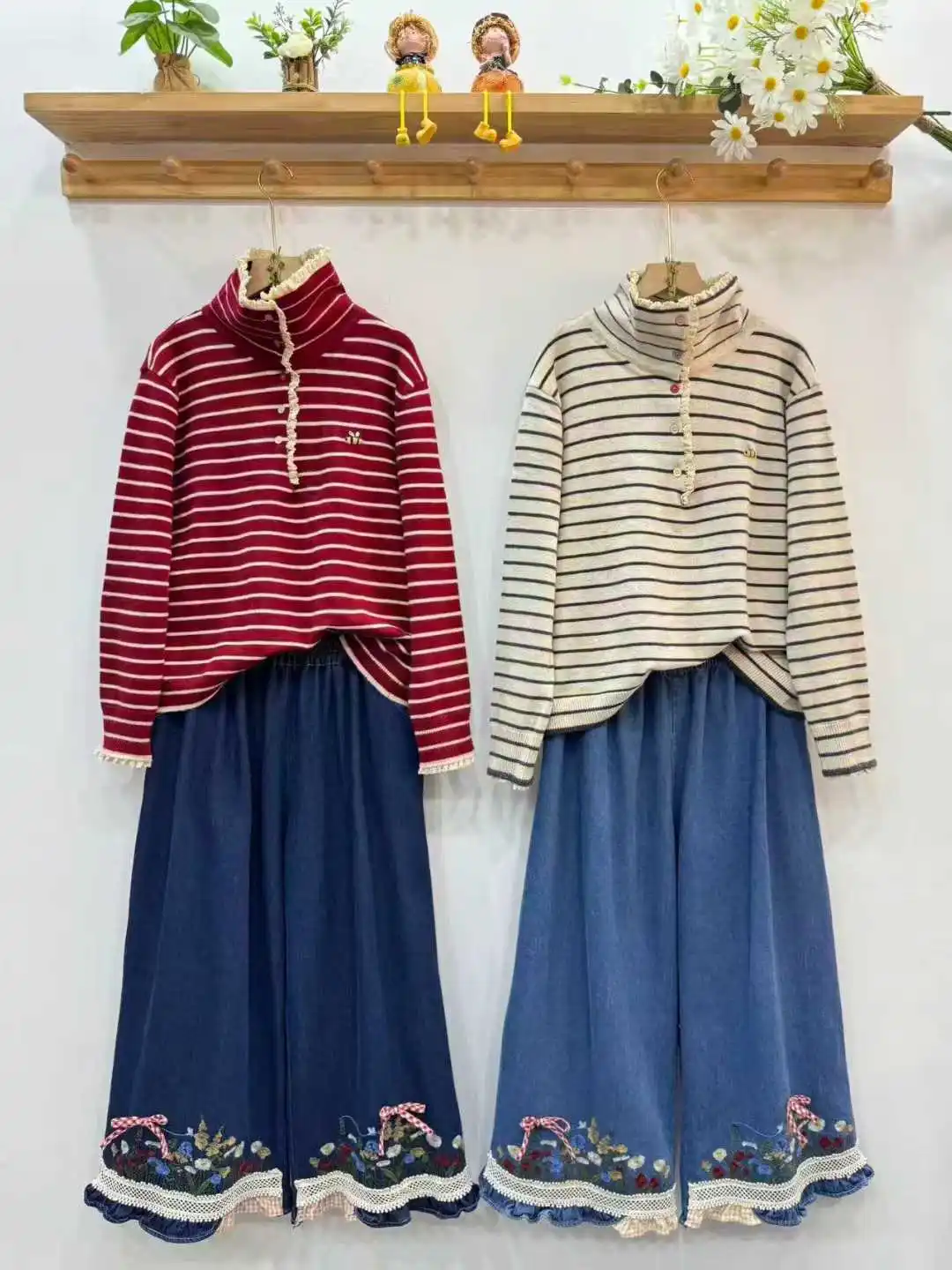 เสื้อสเวตเตอร์ผสมผ้าฝ้ายสำหรับฤดูหนาวปี 2025 ใหม่ล่าสุด ผู้หญิง คอเต่า ลายทาง แต่งลูกไม้ สไตล์โมริเกิร์ล วินเทจ หวาน หลวม รุ่น T5D352CC