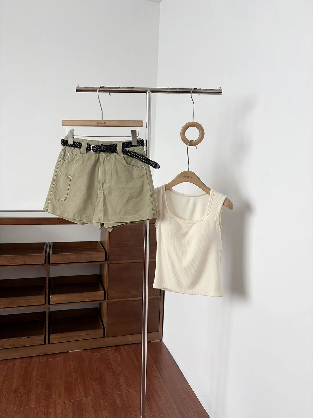 18 khaki (with belt) m