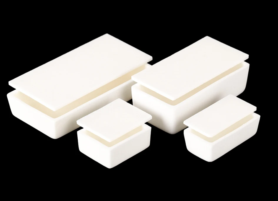 Quadratischer Tiegel aus 99% Aluminiumoxid mit konvexem Innendeckel, Seitenlänge ≥60mm, hochtemperaturbeständig, für Muffelofen-Sinterexperimente. – Detail 10