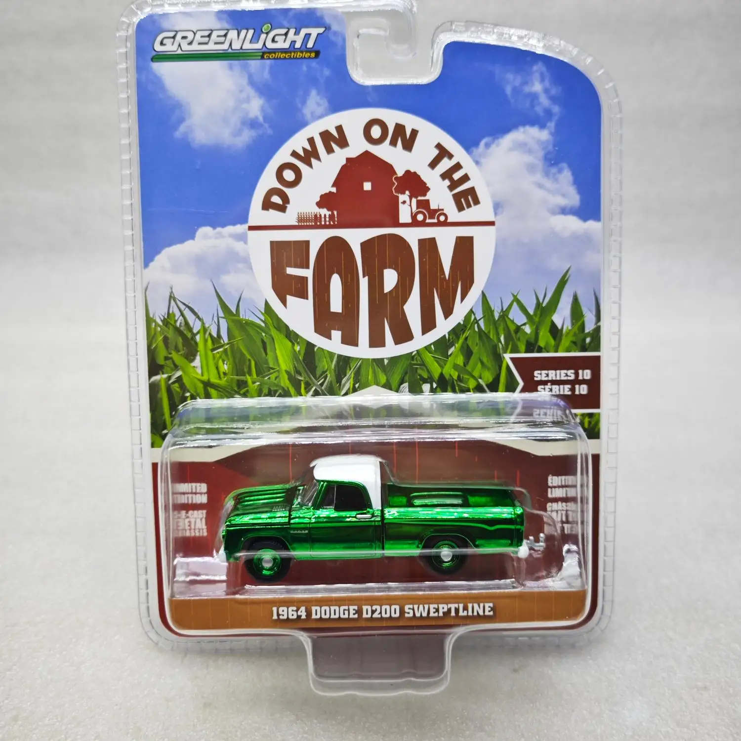 

Green Light 1:64 In Farm Series 10-1964 Dodge D-200 Sweptine Electroplated Green Diecast Alloy Car Model Collectible