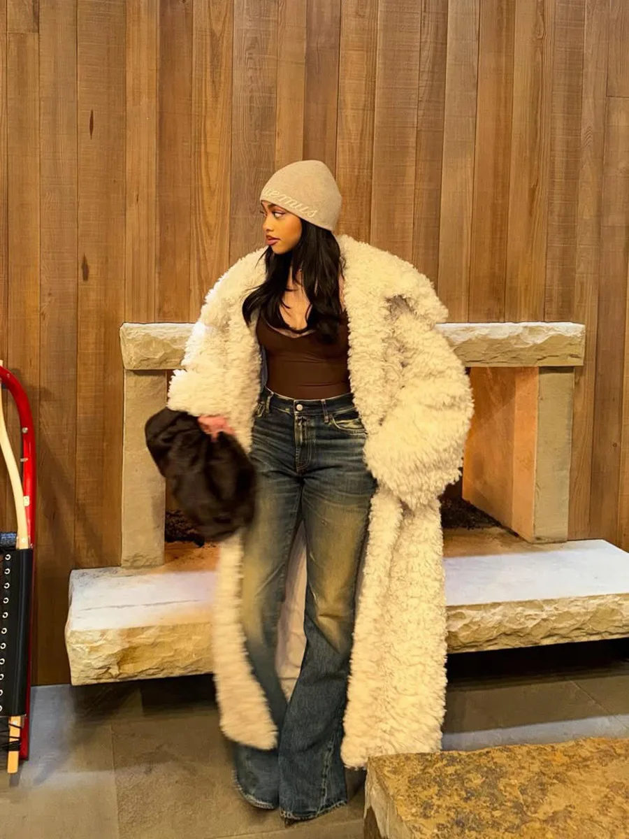 Winter Long Warm and Thick Fur Overcoat Female Fashion Lamb's Wool Faux Fur Coat For Women Wide Lapel Solid Color Long Overcoat
