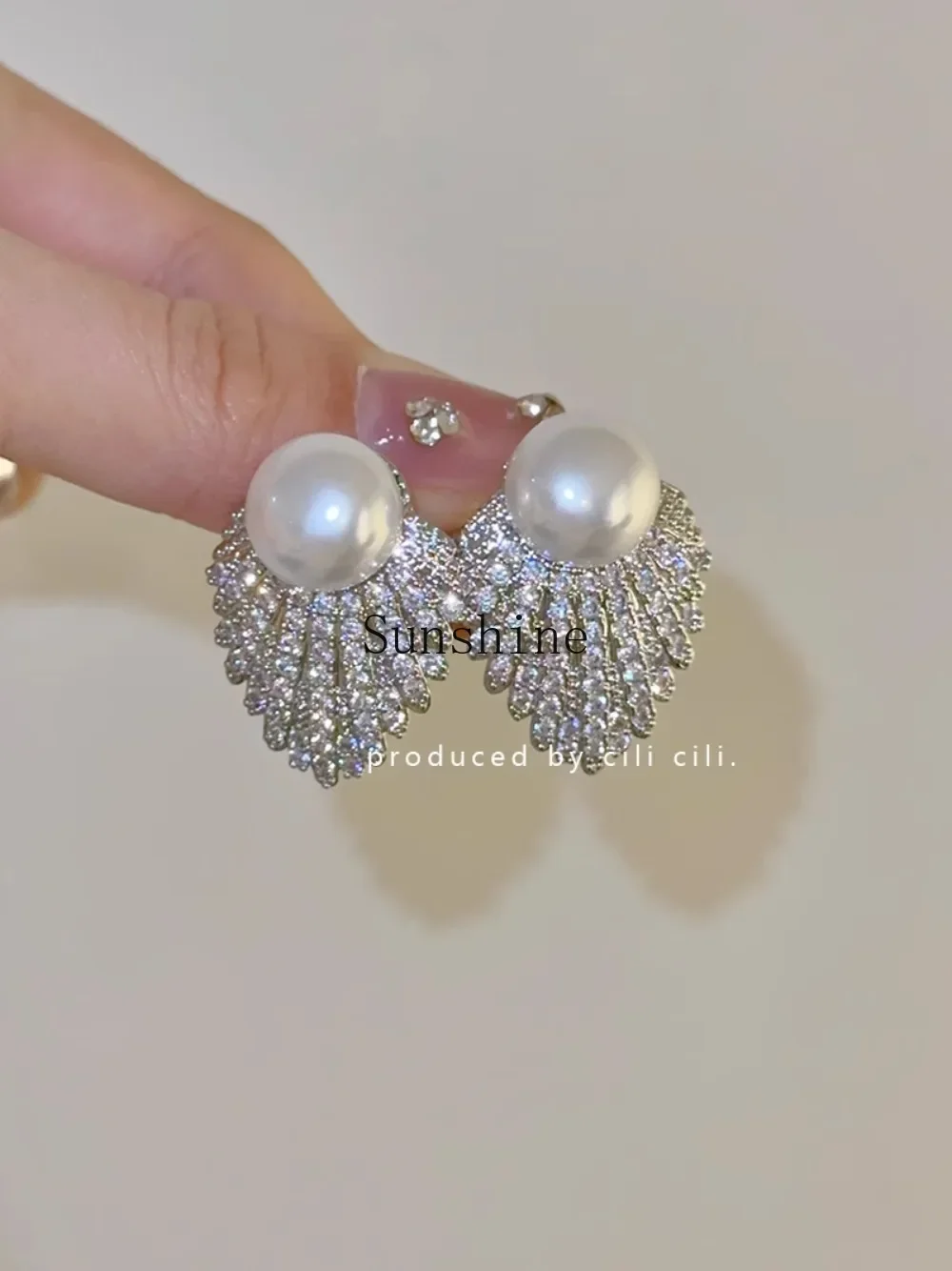 Exquisite light luxury high-end diamond pearl ear clips fashion temperament gentle earrings