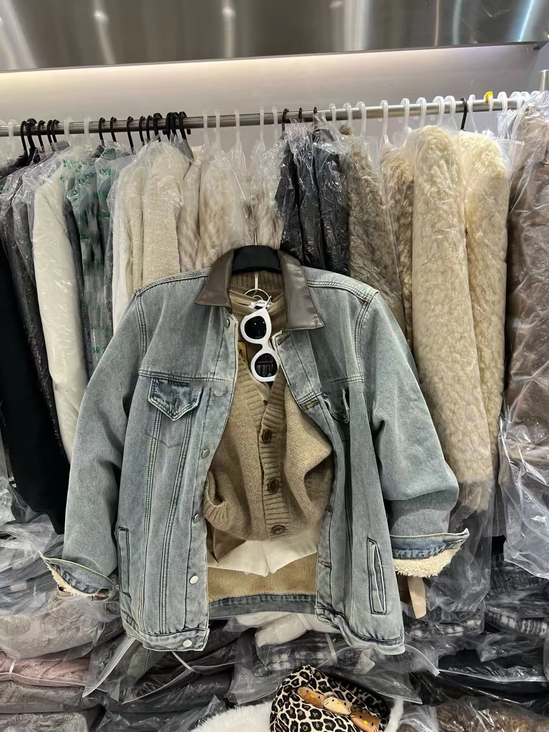 Rétro américain Fce doublé Thiened Denim ort Jaet femmes automne hiver nouveau Design col en cuir PU chaud manteau à la mode