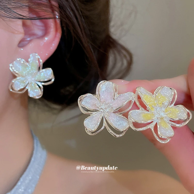 Silver Needle Small Fresh Sweet Temperament Dripping Oil Flower Earrings Women Unique Beautiful Explosive Elegant Light Luxury