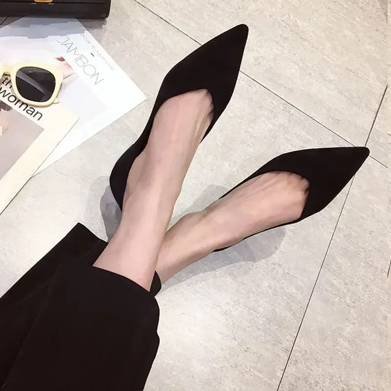 Chaussures noires à talons bas pour femmes, chaussures de travail, élégantes, peu profondes, pointues, Parker, style coréen, chaussures décontractées, une marque de luxe, offre