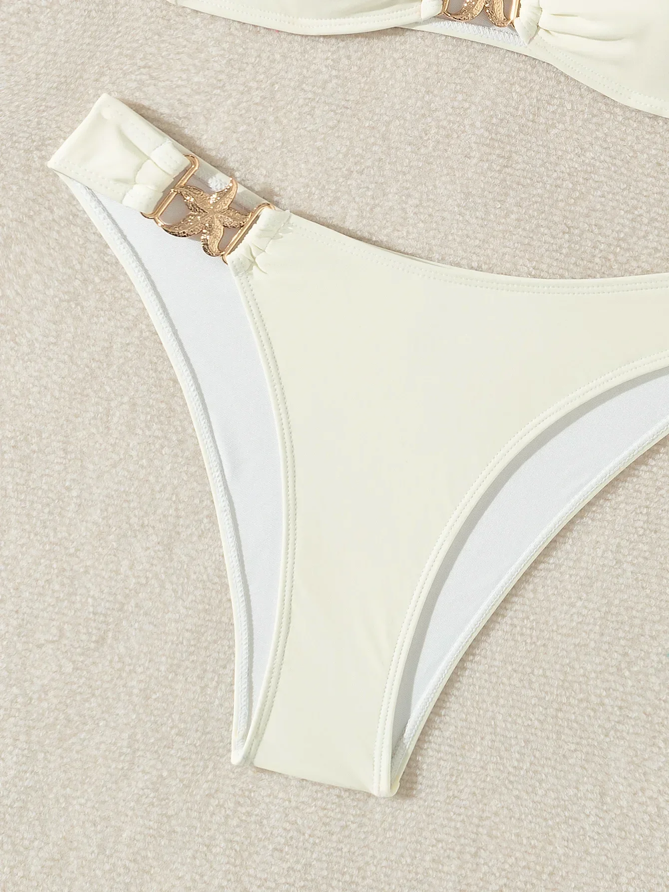 2025 신상 솔리드 화이트 투피스 여성 수영복 불가사리 섹시 하이웨이스트 V넥 멜빵 홀터 백리스 비치웨어