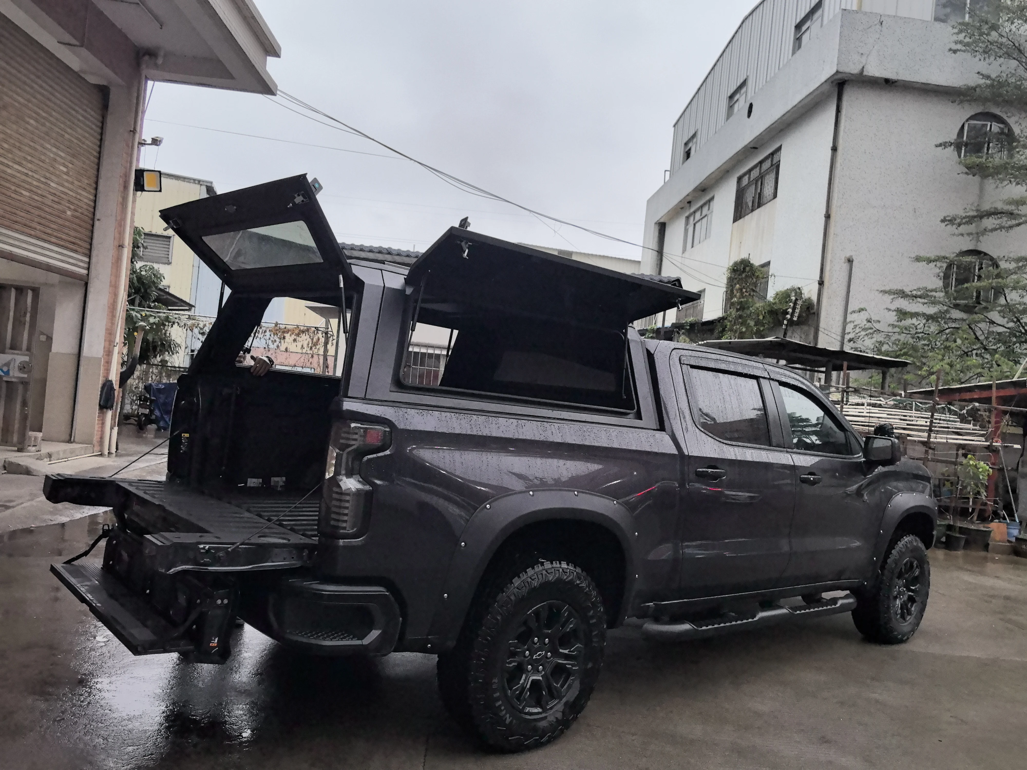 

Dream Garage Aluminum Alloy Hard Truck Topper Tonneau Cover With Tailbox - 6.8FT Fit Silverado 2500 Sierra 2500 2019+ Cargo Prot