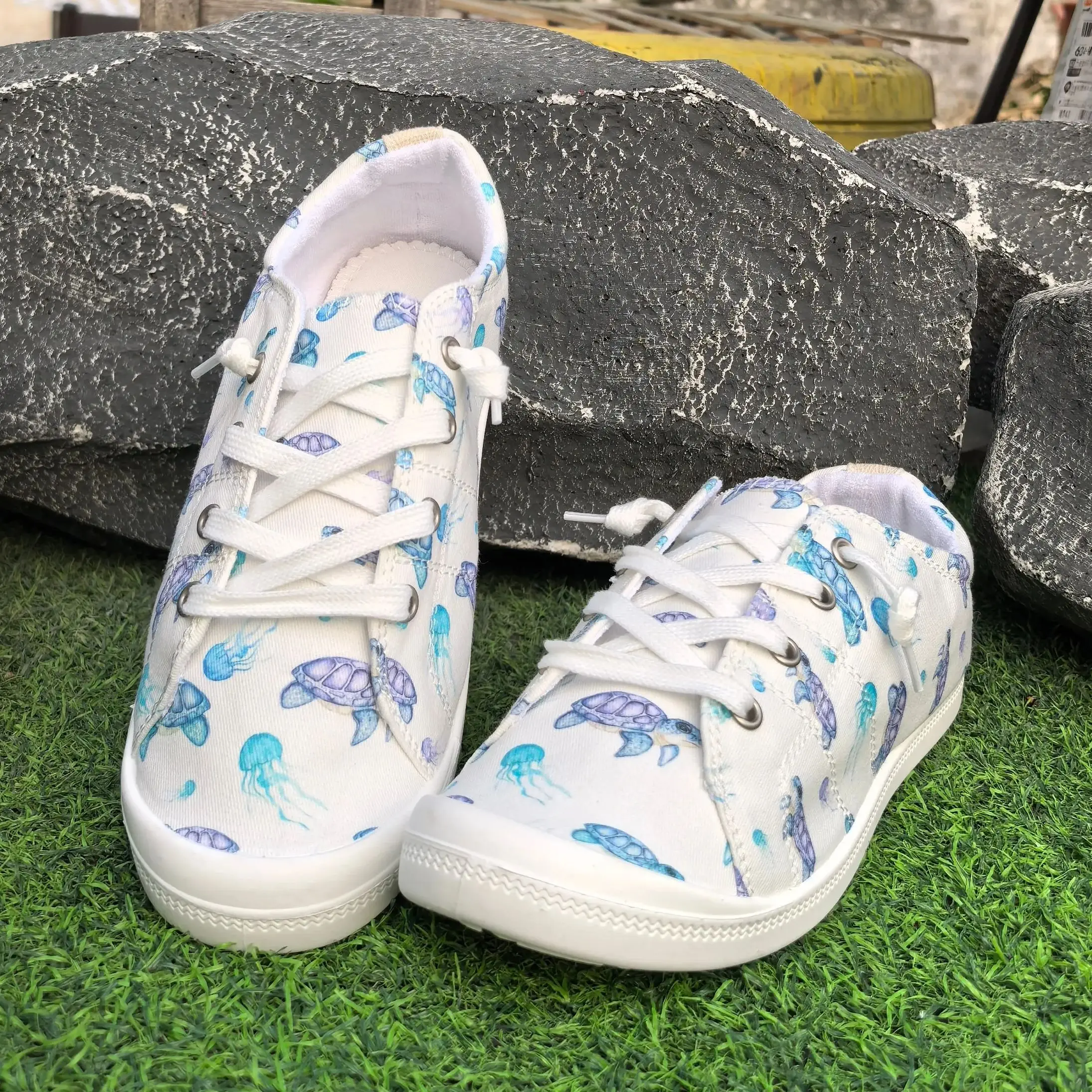 

Пара женских повседневных уличных кроссовок, походная обувь, кроссовки, новинка весны 2026 года, без шнуровки на День святого Валентина, модный подарок для путешествий, женская обувь