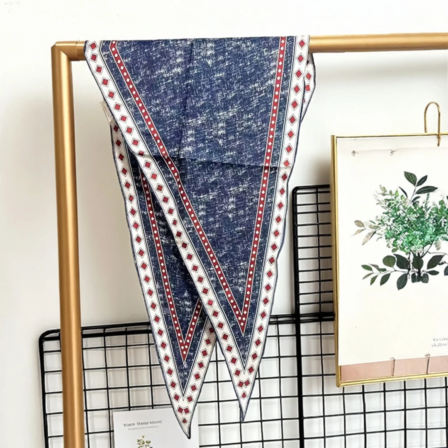 ダイヤモンド柄シルクスカーフ-レディース-春夏-多用途シルクスカーフ-エレガントな雰囲気-ヨーロピアンスタイル-完全に活躍する三角形の形