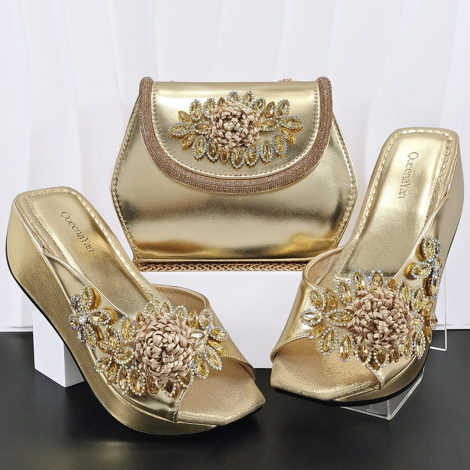 

INS Newest Appliques and Colorful Rhinestone Design Mature Style Gold Color Party Wedding Women Wedges Sandal and Bag Set