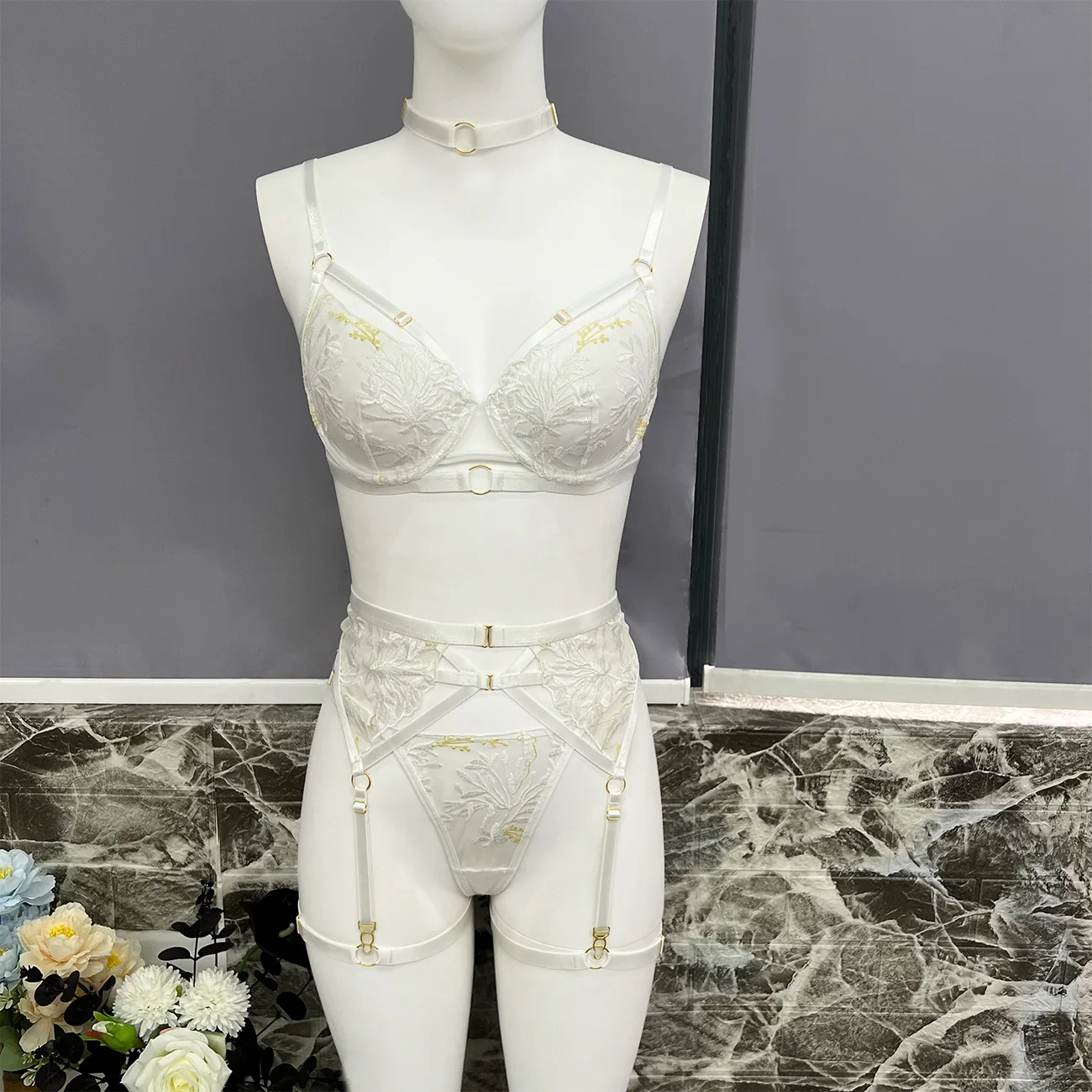 Lovermore Set di biancheria intima di lusso per le donne reggiseno intimo trasparente Push-Up in pizzo e vestito brasiliano vestito erotico fantasia