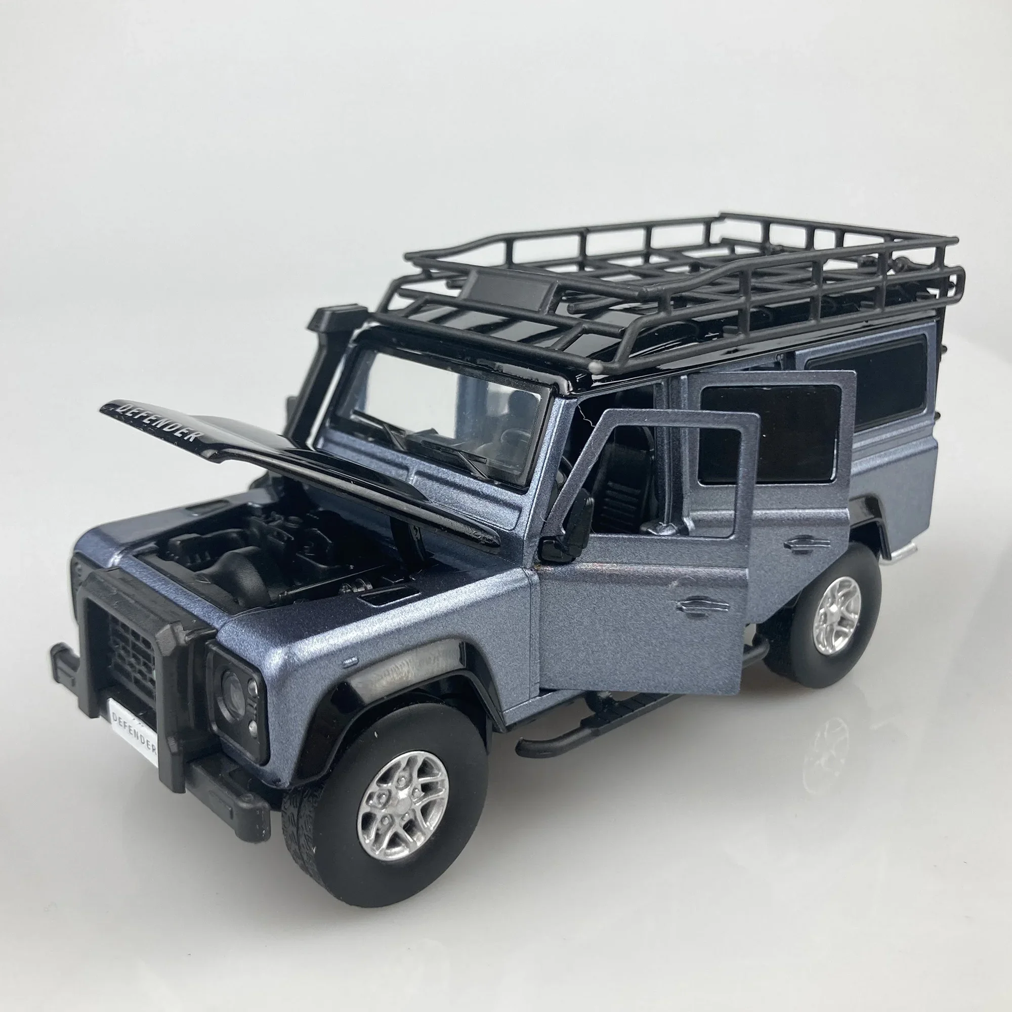 1:32 Scale 2012 Land Rover Defender 110 Off-Road Vehicle ORV Car Diecast Model Muddy Green Color