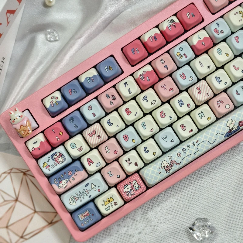 

First Love Restoration Milk Theme Keycap Set 130 Key PBT Personalized Keyboard Cap QX3 Profile Keycaps for Mechanical Keyboard