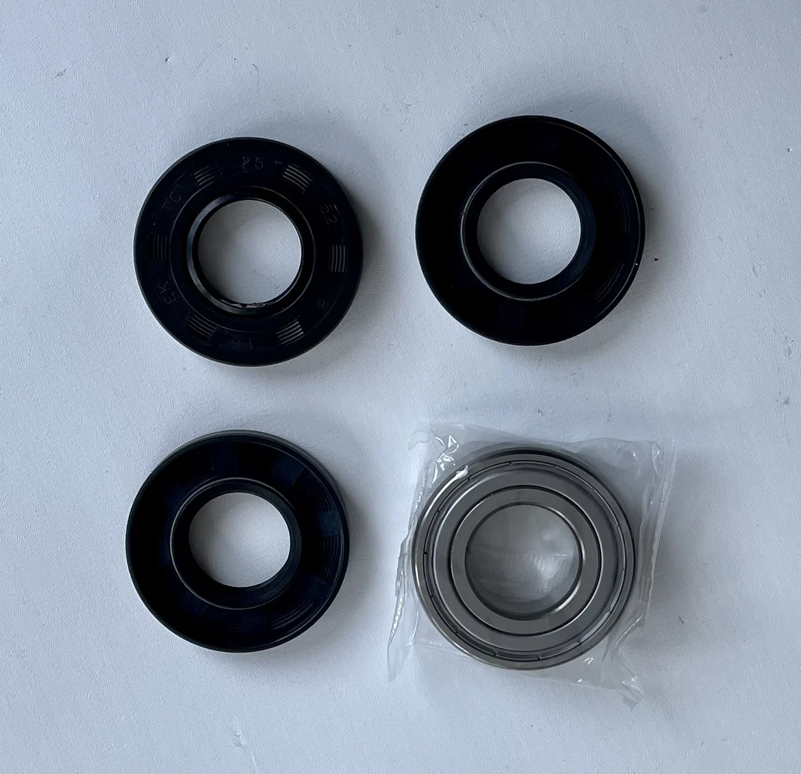 Suitable for Yamaha VX700/1100/1050 Motorboat Replacement Bearing Oil Seal Water Seal for Output End Bearing Housing