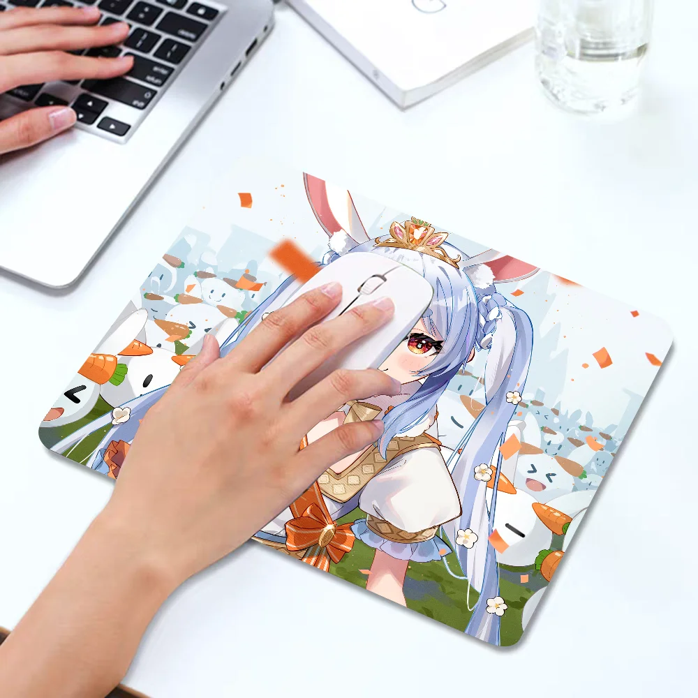 Game Anime Hololive Vtube Usada Pekora Mousepad Small LockEdge Mouse Pad For Gamers Computer Desk Pad Rectangular Anti-slip