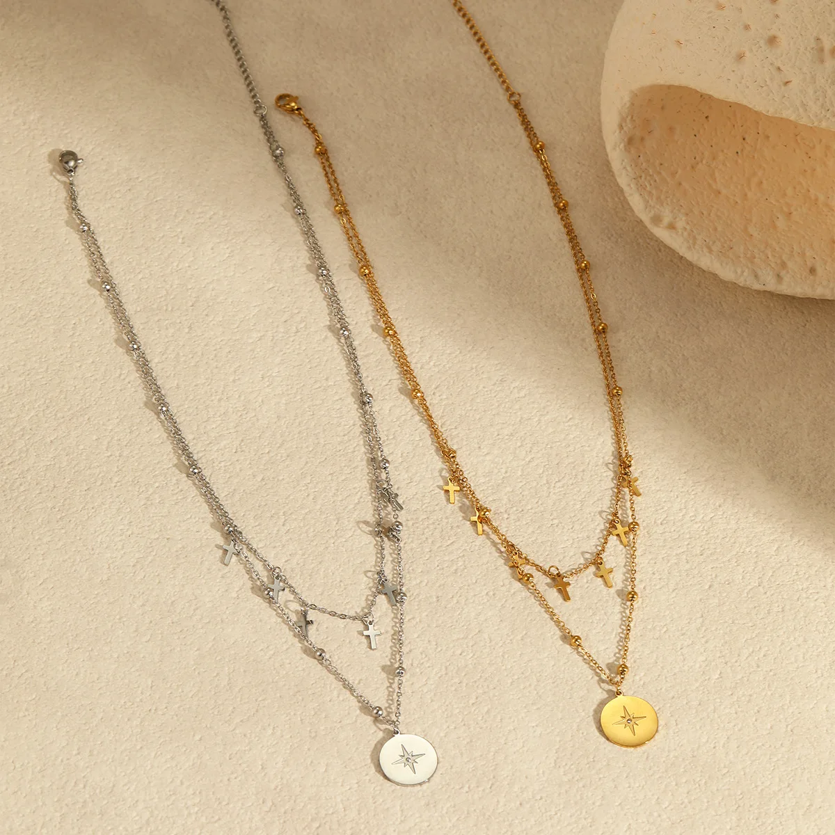 Naszyjnik z podwójnym krzyżem  – Layered Pendant Necklace Aesthetic recenzja i cena