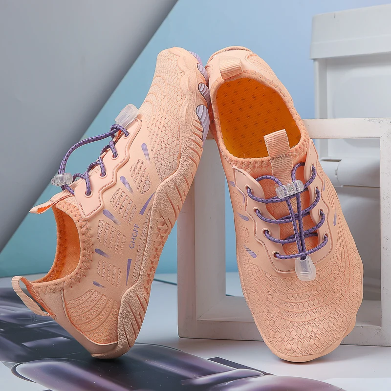 HKDQ Sepatu Air Pasangan Premium Sneaker Bertelanjang Kaki Memancing Lembut Sol Datar Jaring Anti Selip Sepatu Pantai Luar Ruangan Cepat Kering untuk Pria