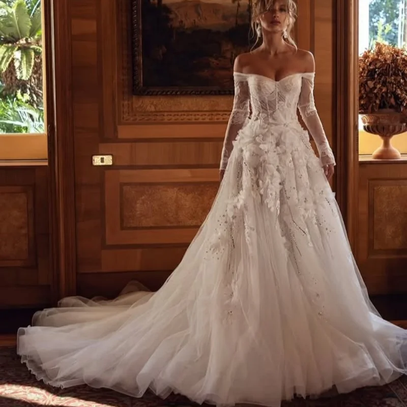 semplici abiti da sposa bianchi in pizzo maniche lunghe decalcomania spalle scoperte fiori 3D abiti da sposa multistrato realizzati su misura