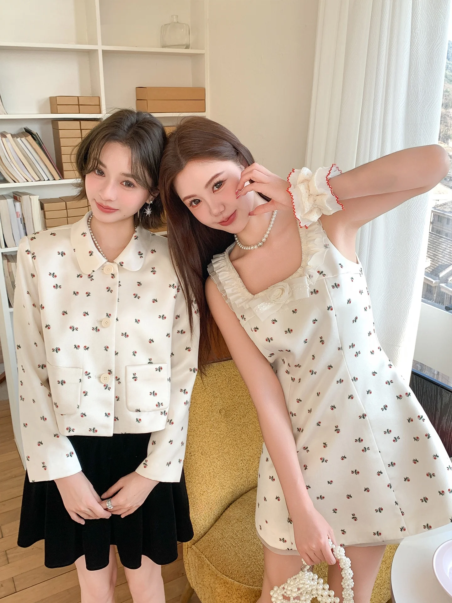 

Шелковое матовое короткое пальто с кружевом и цветочным узором, платье с U-образным вырезом, женский элегантный комплект для ранней весны, модная женская верхняя одежда для весеннего сезона